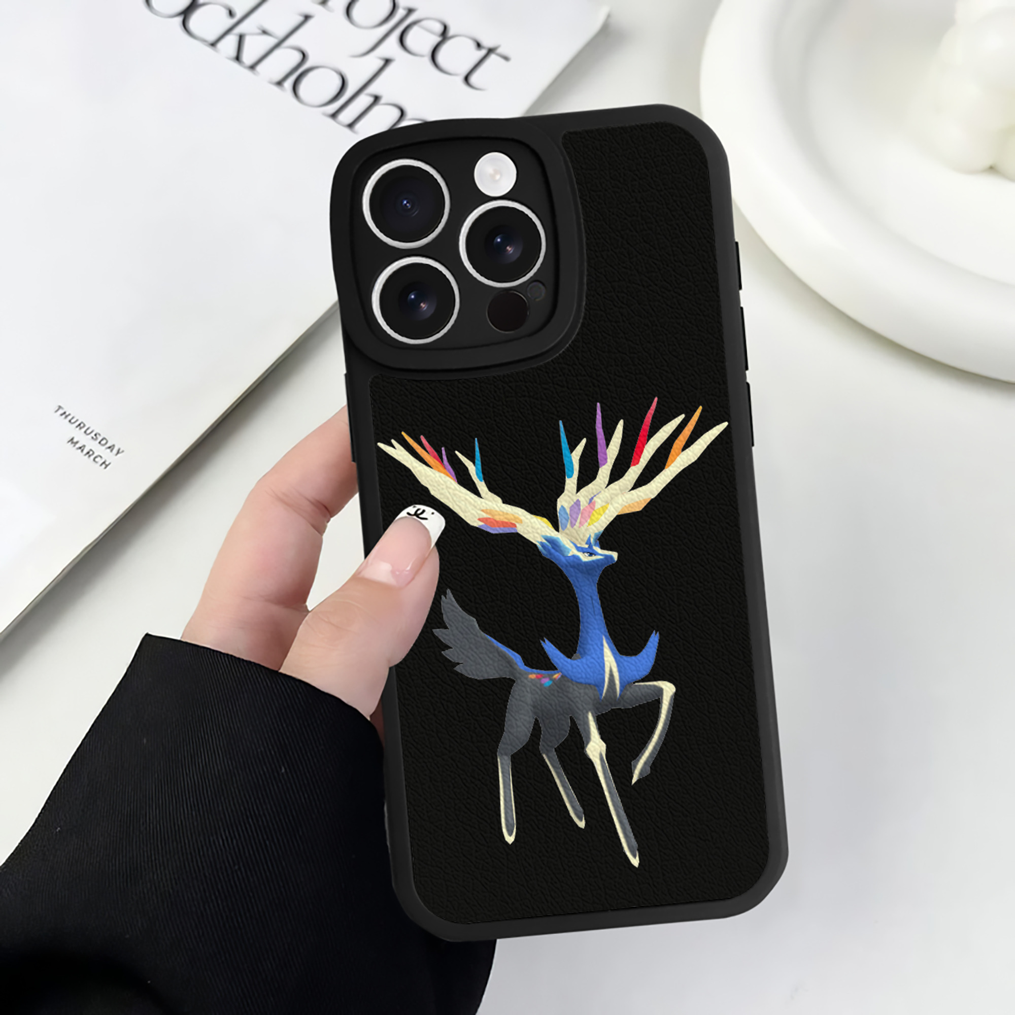 （画像用） ポケットモンスター Pokémon 【iPhone 16シリーズ対応】シリコンスマホケース（レザー調） 材質：シリコン